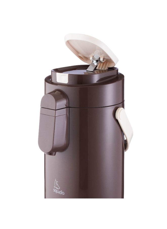 Squalo squeeze thermos for keeping and serving hot drinks ☕🤎 – Stylish design in brown and cream with a carrying handle and practical serving pump - Image 3