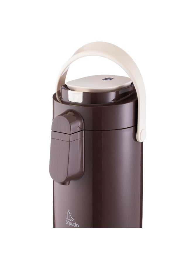 Squalo squeeze thermos for keeping and serving hot drinks ☕🤎 – Stylish design in brown and cream with a carrying handle and practical serving pump - Image 4