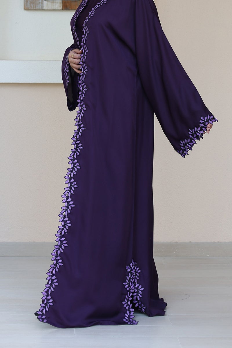 النخبة عباية زهرة البرقوق مع بطانة مطابقة - Image 3