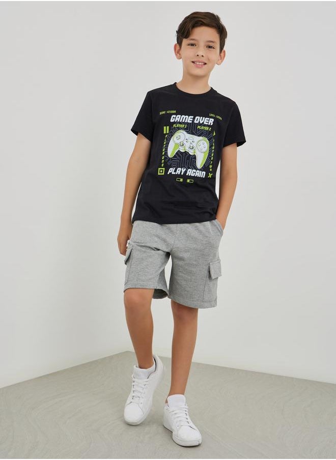 Styli Styli Boys Solid Drawstring Waist Knit Cargo Shorts  - Image 2