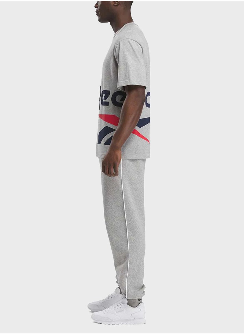 Reebok Graphic Series Side Vector T-Shirt  - Image 3