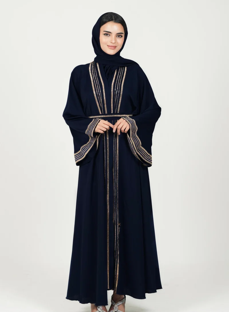 البنت الشرقية عباية نسائية كلوش مع حزام على الخسر وشال حجاب