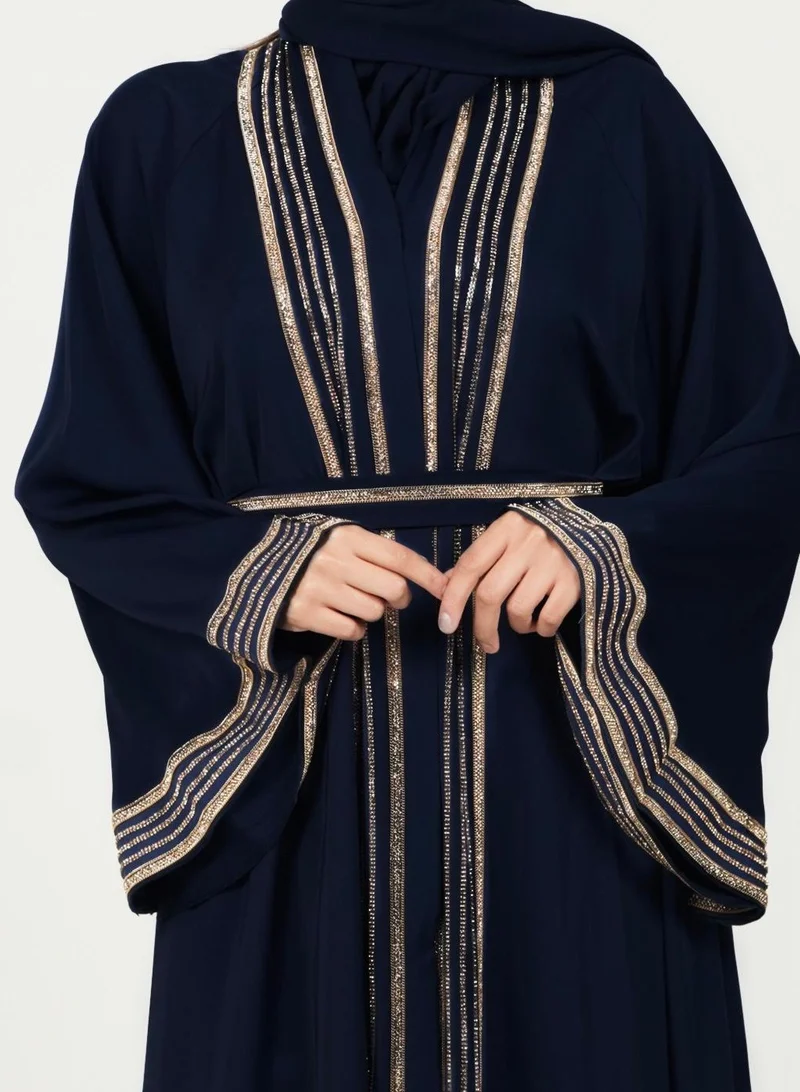 البنت الشرقية عباية نسائية كلوش مع حزام على الخسر وشال حجاب