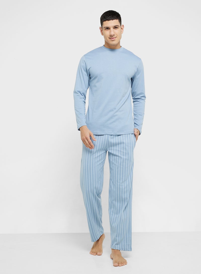 Robert Wood Essential Long Sleeve T-Shirt And Pyjamas Set - Image 1