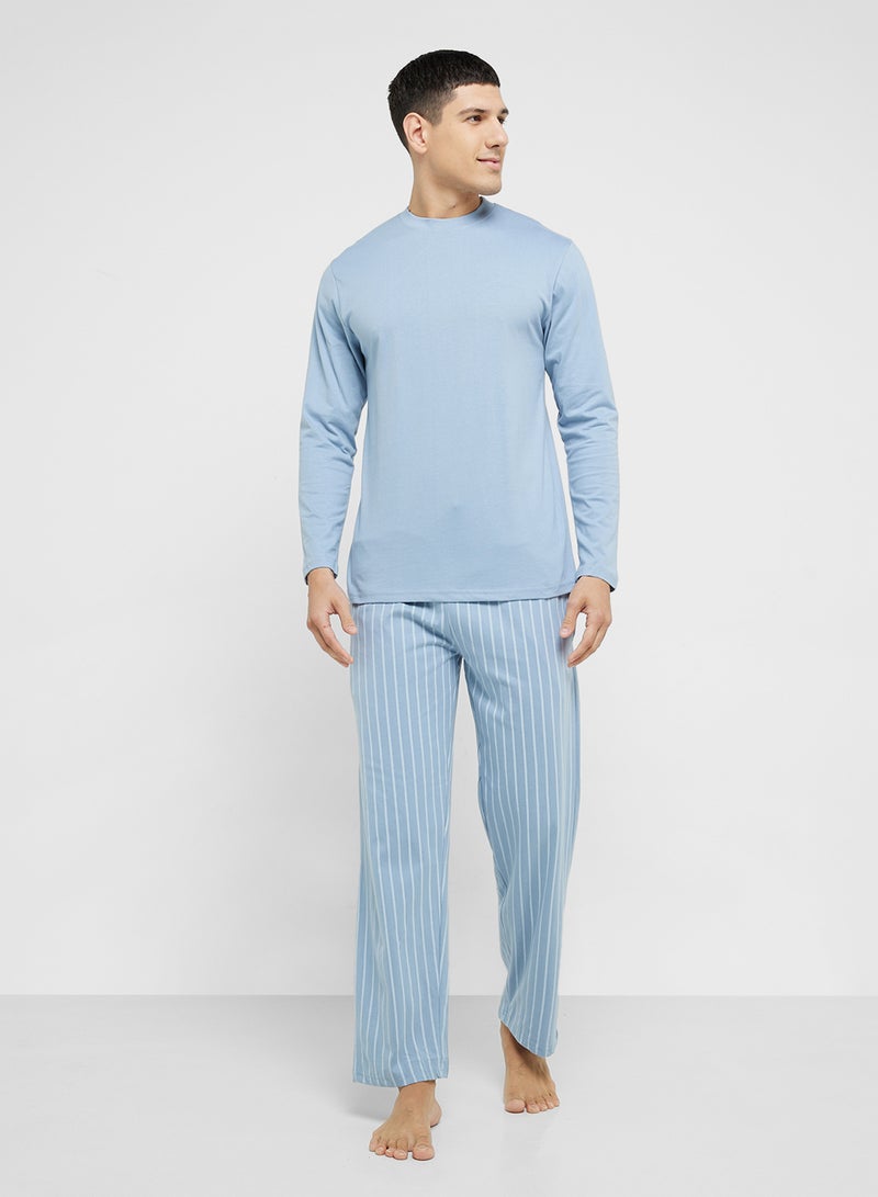 Robert Wood Essential Long Sleeve T-Shirt And Pyjamas Set - Image 5