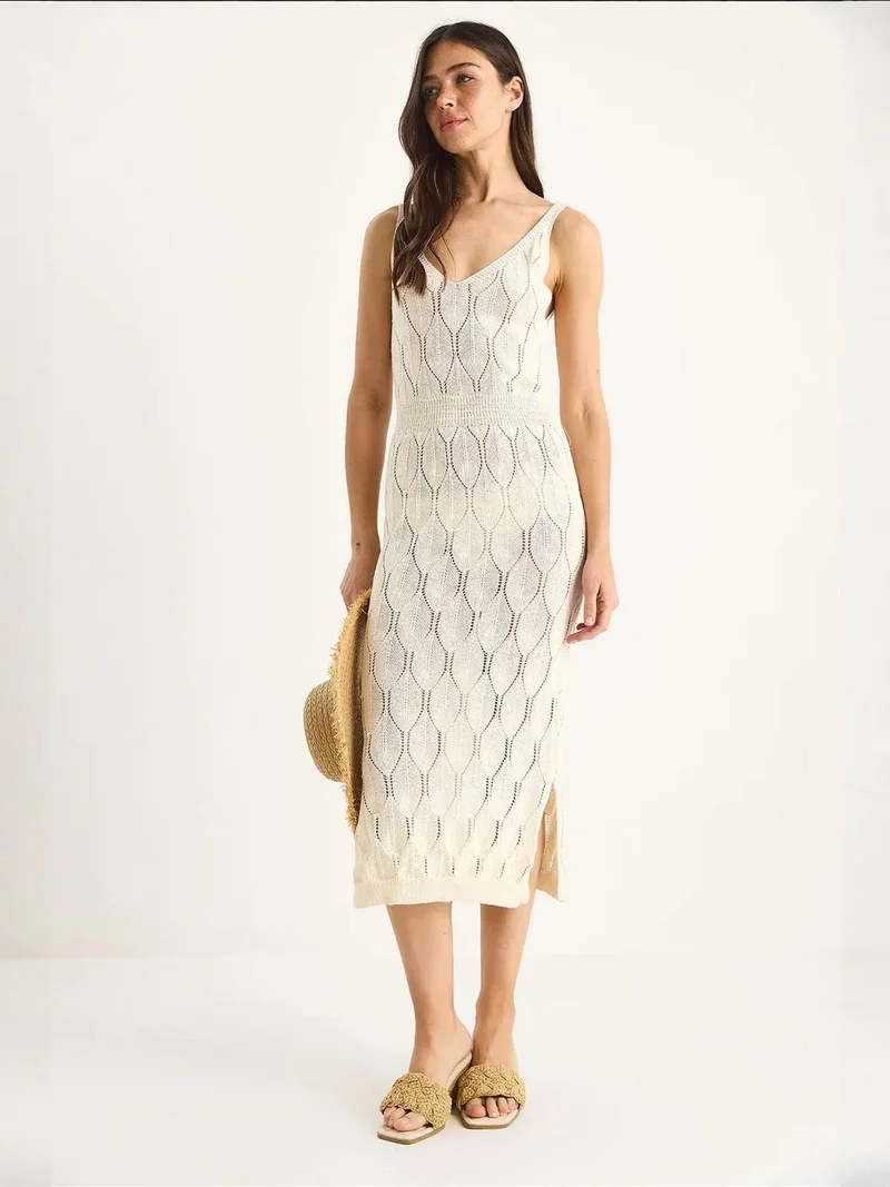 Bianco Lucci LUCCI Textured V-Neck Midi Knit Dress
