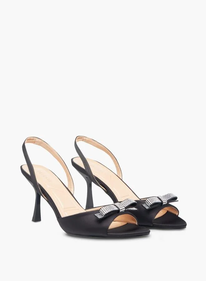 سيليست صنادل بكعب نسائي