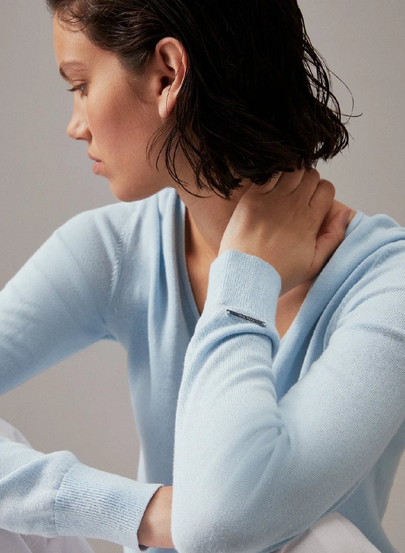 كالفن كلاين بلوزة من الحرير والقطن بقصة ضيقة - Image 3