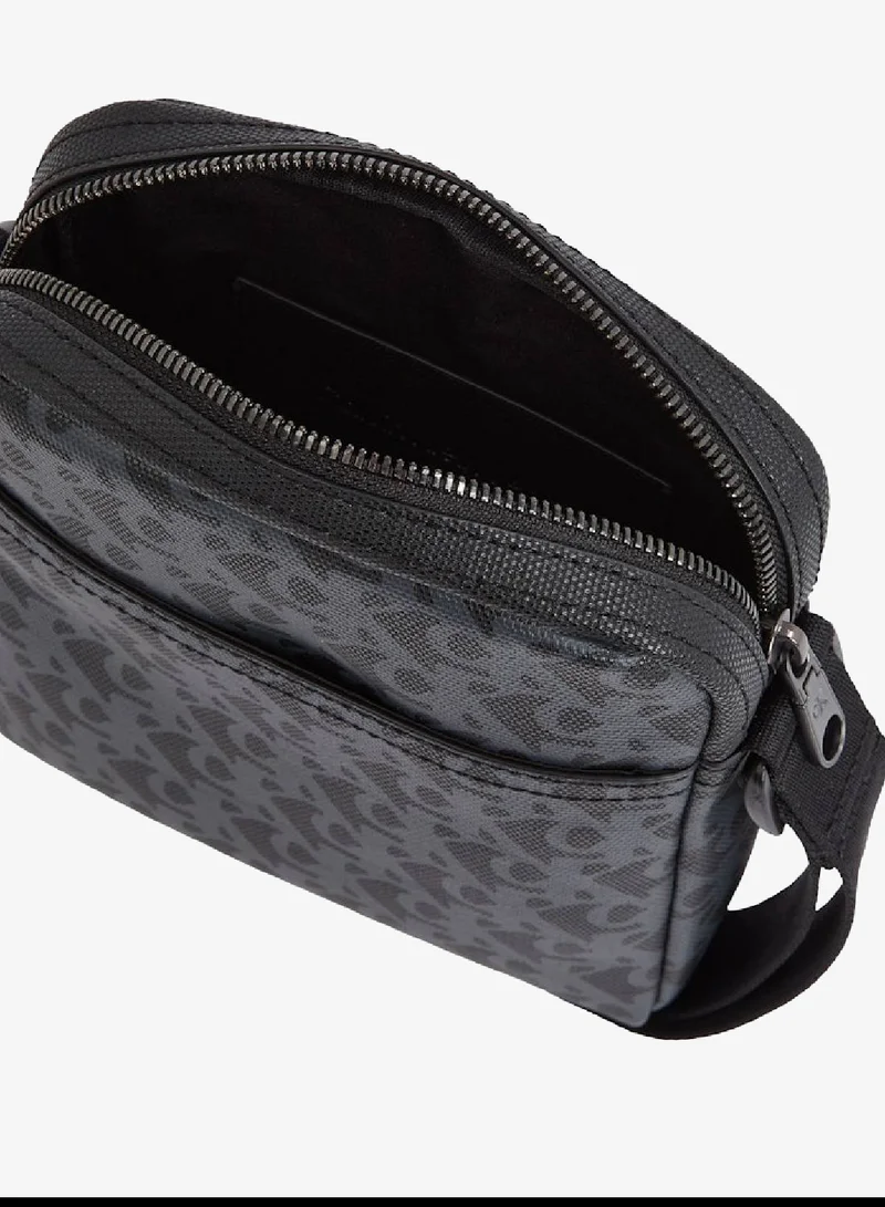 Calvin Klein Jeans Matte Reporter Bag