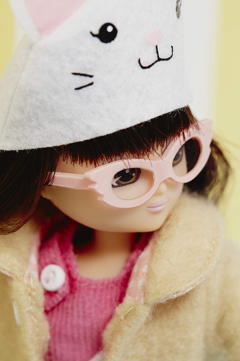 Lottie Pandora's Box Doll with Accessories - Image 5