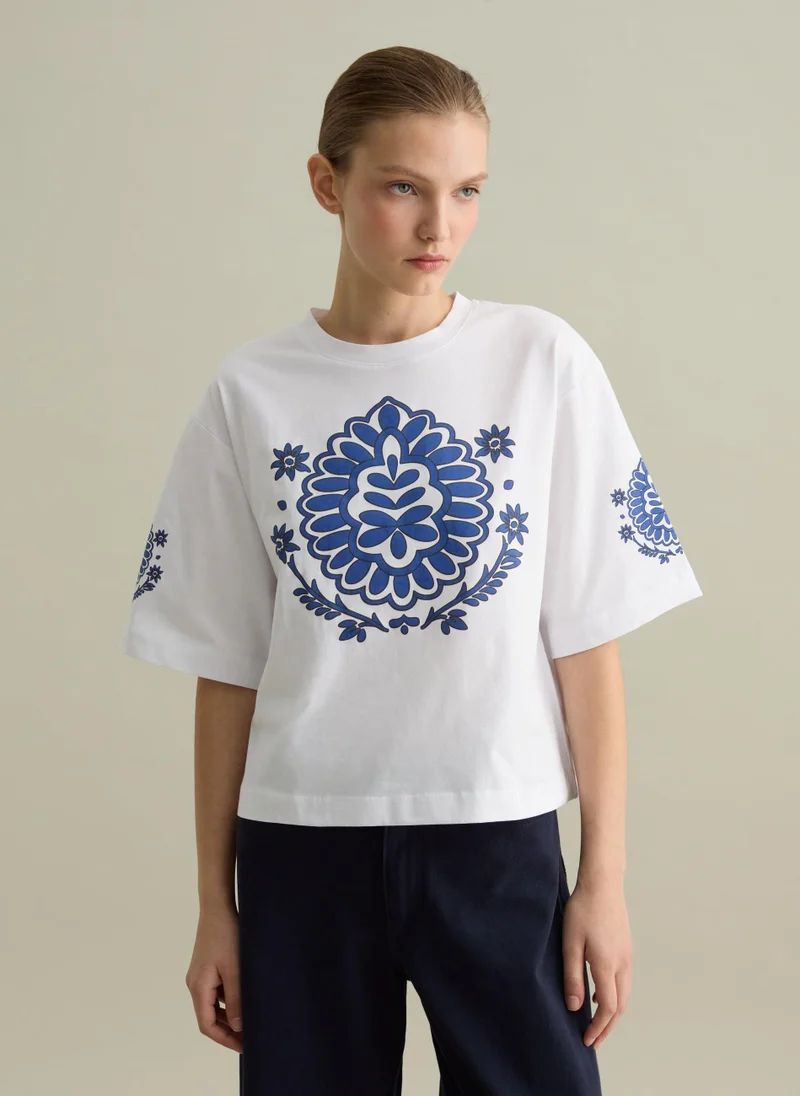 او في اس Optical White