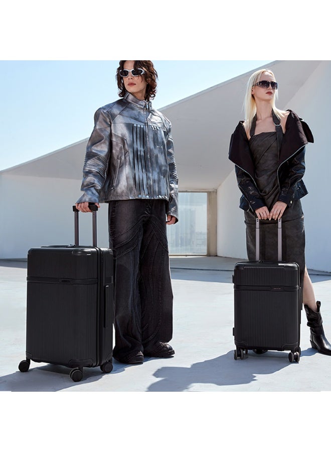 أركتيك هانتر LGX001 انش-24 استمتع بتجربة سفر فاخرة تجمع بين الأناقة والمتانة مع حقيبة آركتيك هانتر LGX001. هذه الحقيبة الصلبة هي الرفيق المثالي لرحلات العمل أو العطلات القصيرة، مصممة لتلبية متطلبات مقصورة الطائرة (الأمتعة المحمولة). - Image 2