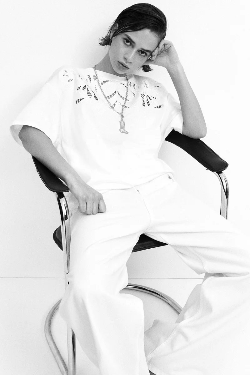 اتش اند ام Oversized motif-detail T-shirt