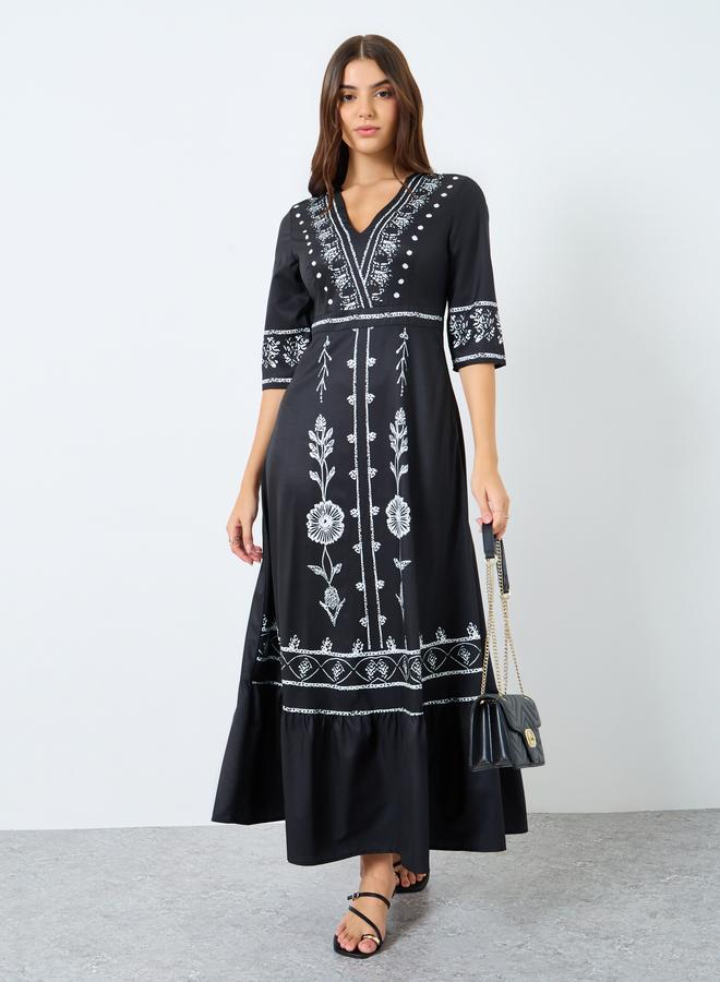 ستايلي فستان طويل مُطبع بتفاصيل كشكش - Image 2