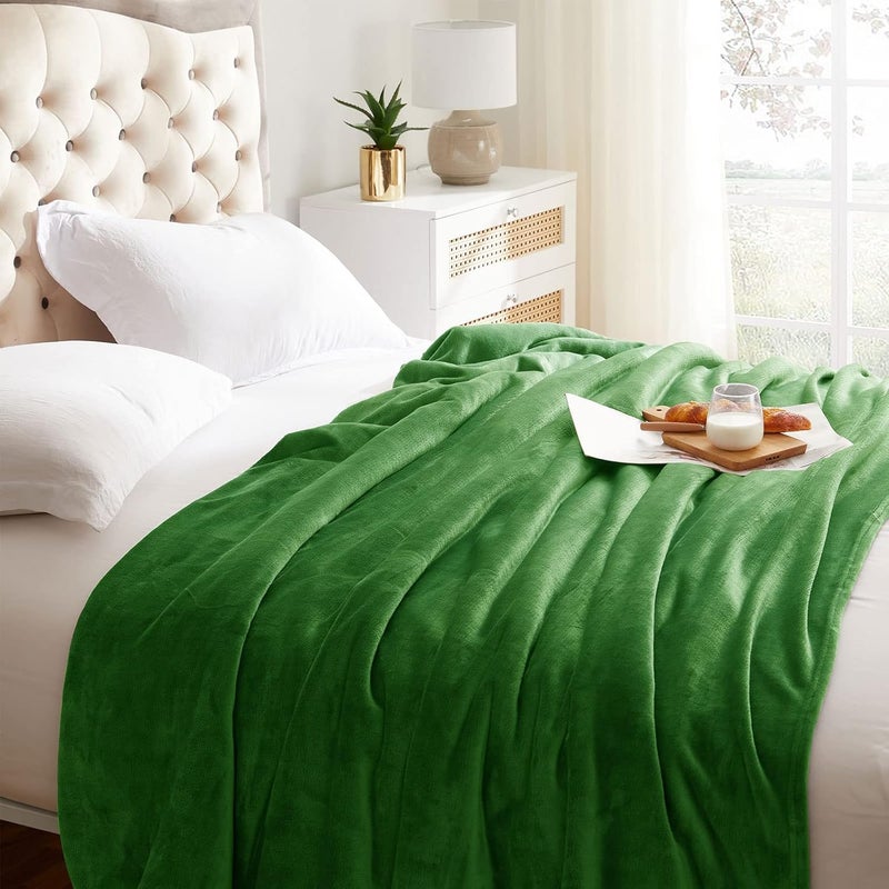 KMUSET Fleece Blanket Throw Size Emerald Lightweight Super Soft Cozy Luxury Bed Blanket Microfiber - Image 3