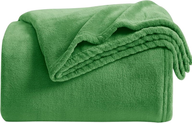 KMUSET Fleece Blanket Throw Size Emerald Lightweight Super Soft Cozy Luxury Bed Blanket Microfiber - Image 1
