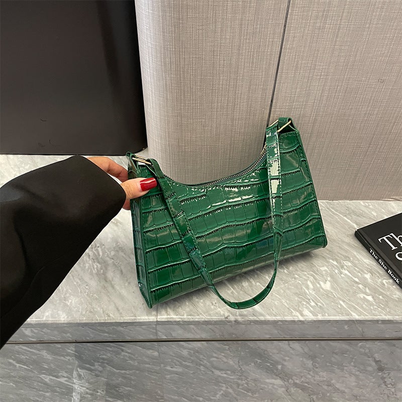 2024 Spring And Retro Style Crescent Moon Simple Black Chain Armpit Baguette Shoulder Bag Crossbody Bag Women'S Handbag - Image 4