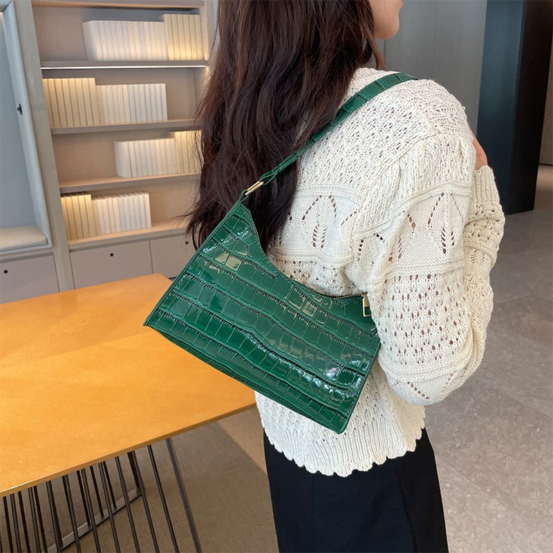 2024 Spring And Retro Style Crescent Moon Simple Black Chain Armpit Baguette Shoulder Bag Crossbody Bag Women'S Handbag - Image 2