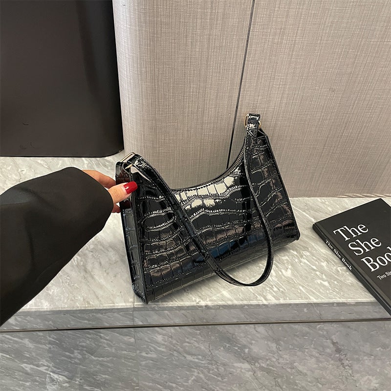 2024 Spring And Retro Style Crescent Moon Simple Black Chain Armpit Baguette Shoulder Bag Crossbody Bag Women'S Handbag - Image 3