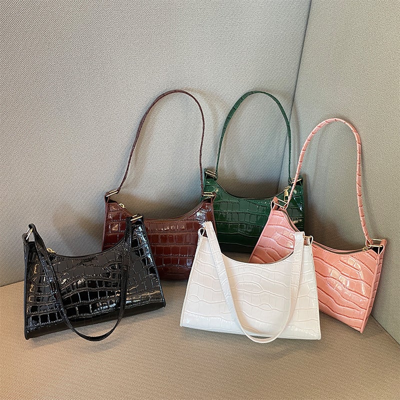 2024 Spring And Retro Style Crescent Moon Simple Black Chain Armpit Baguette Shoulder Bag Crossbody Bag Women'S Handbag - Image 5