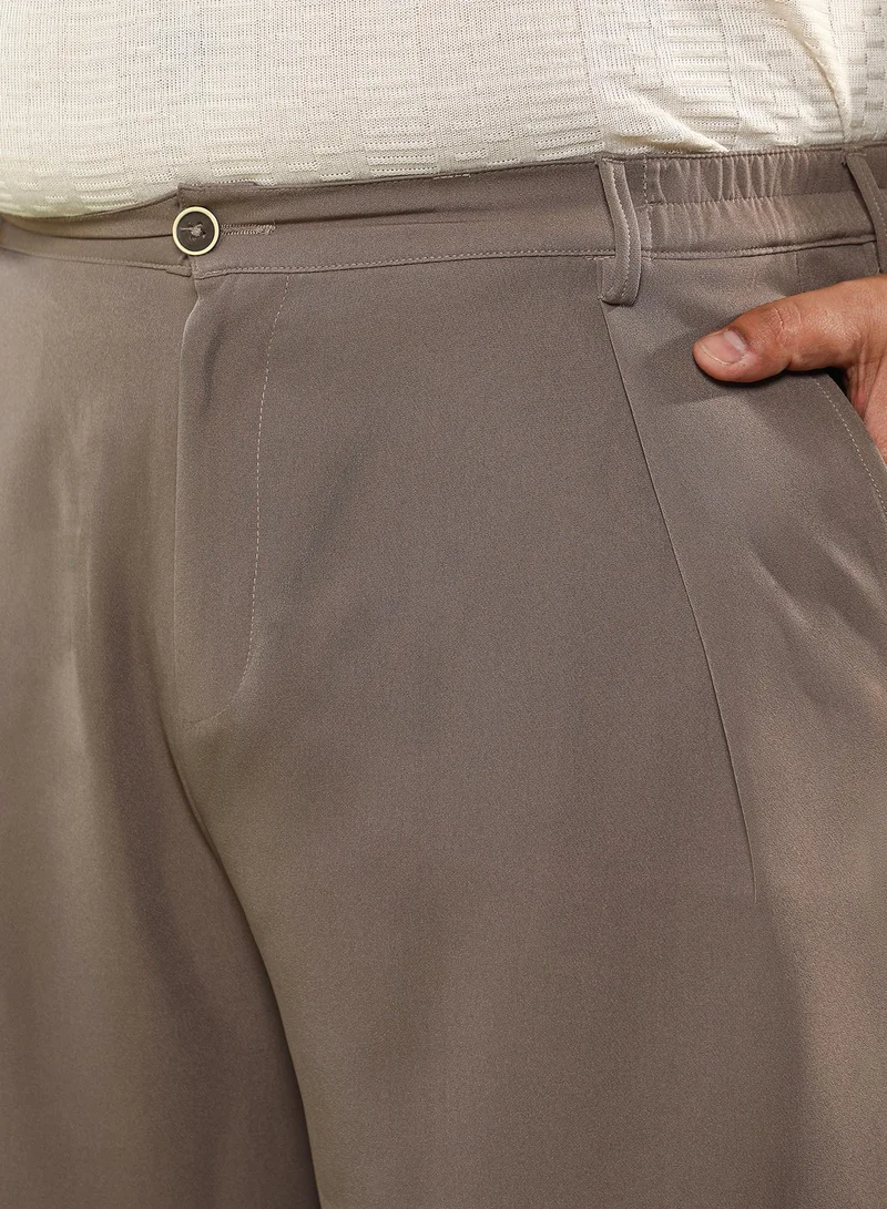 Instafab Plus Instafab Plus Men's Umber Brown Straight Pleated Trousers For Casual Wear | Mid-Rise | Straight Fit | Button Closure | Plus Size Trousers Crafted With Comfort Fit For Everyday Wear