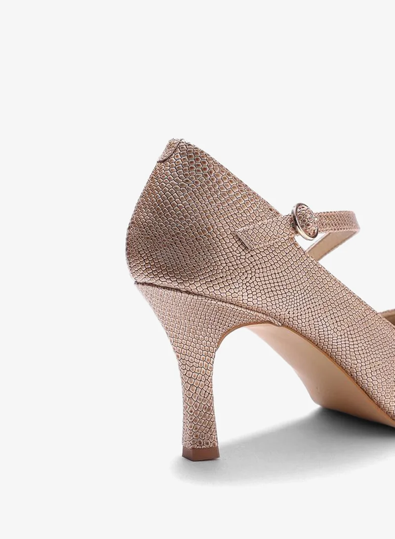 حكايات الأزواج حذاء كعب عالي بمقدمة مدببة وملمس بارز