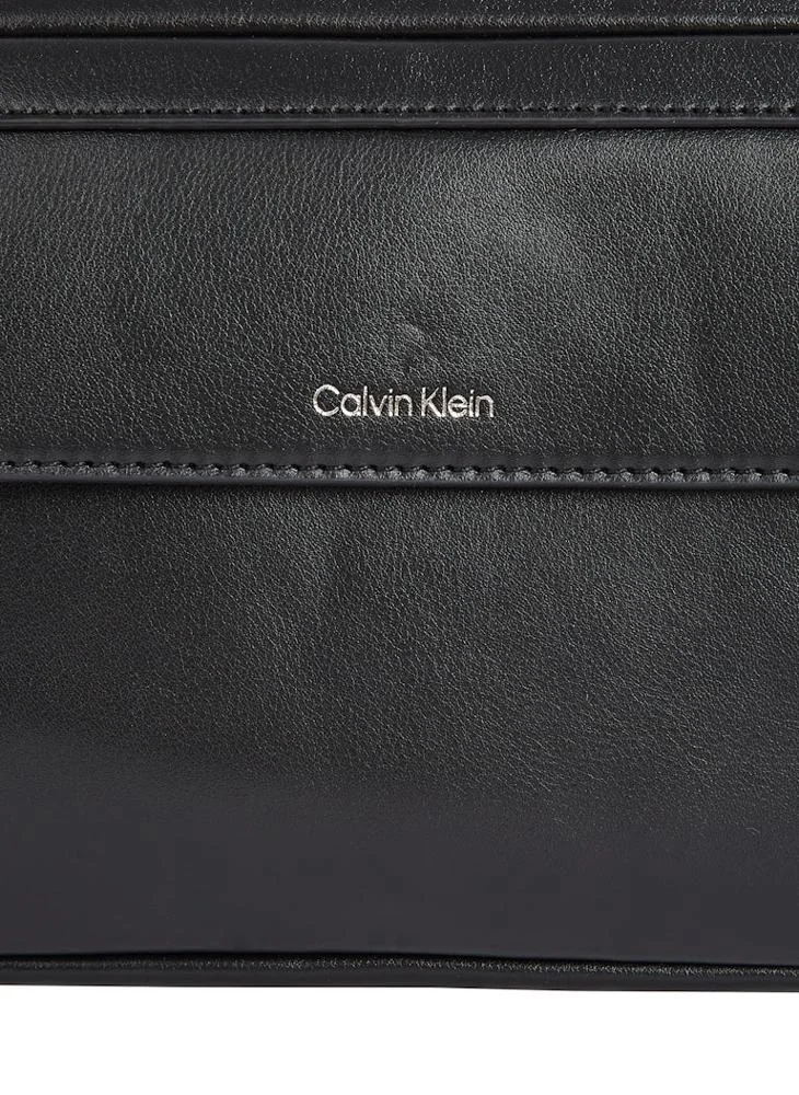 CALVIN KLEIN SLEEK WASH BAG