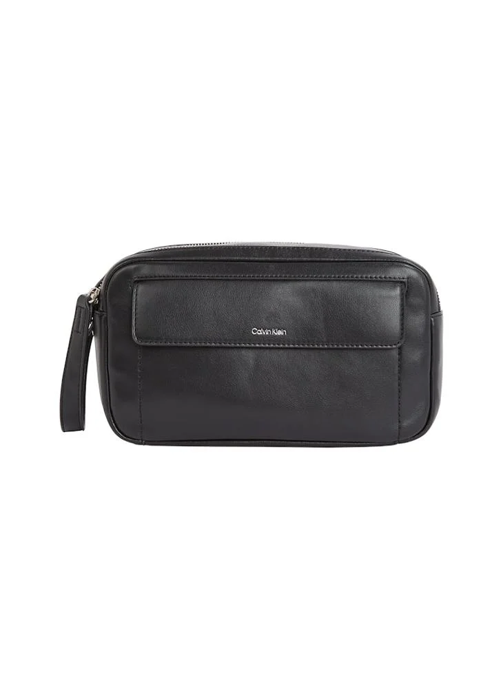 كالفن كلاين SLEEK WASH BAG