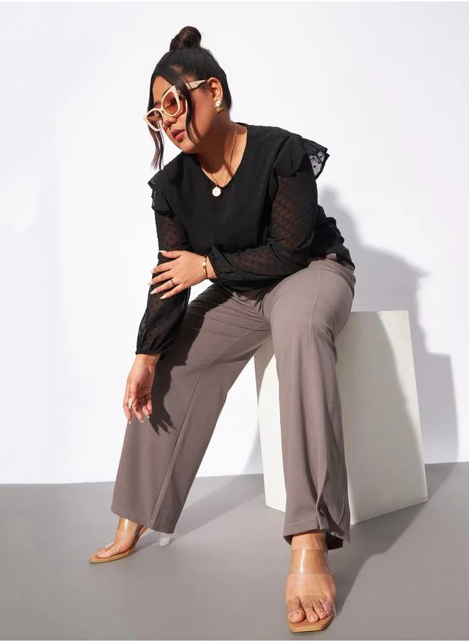 ساسافراس Plus Hem Button Detail Straight Pants by Styli