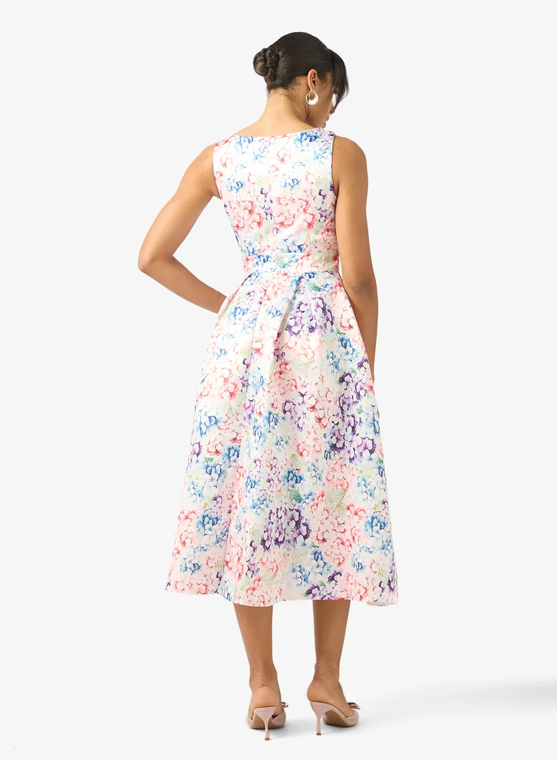 ايلا فستان بطبعة زهور