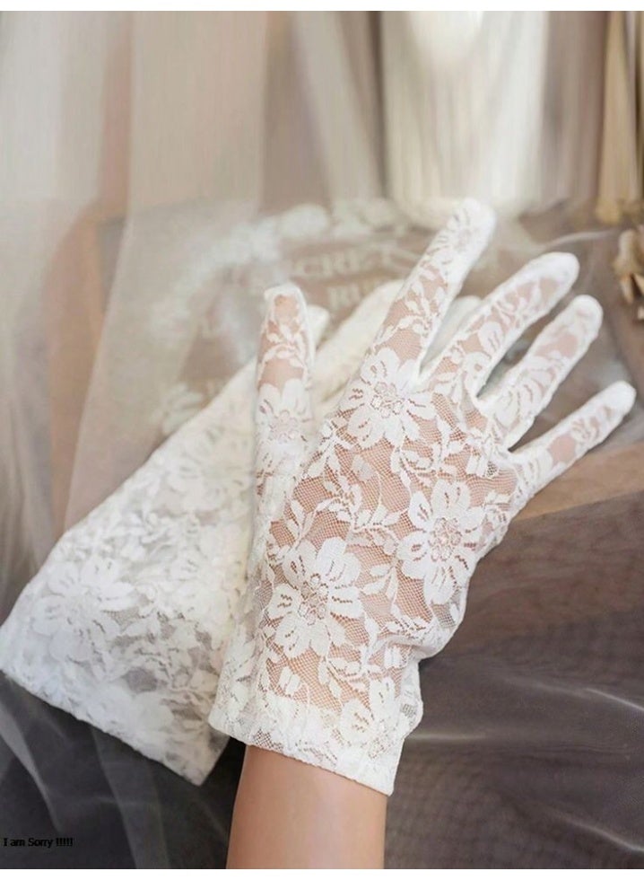 Vintage Style White Lace Gloves - Image 1