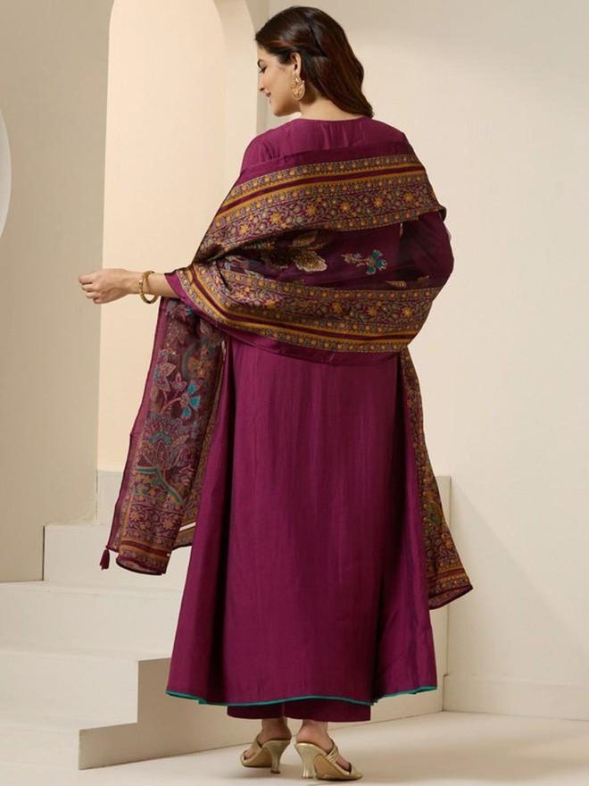 آي شين طقم كورتا وبنطلون ودوباتا من حرير الرومان بنفسجي من إيشين - Image 4