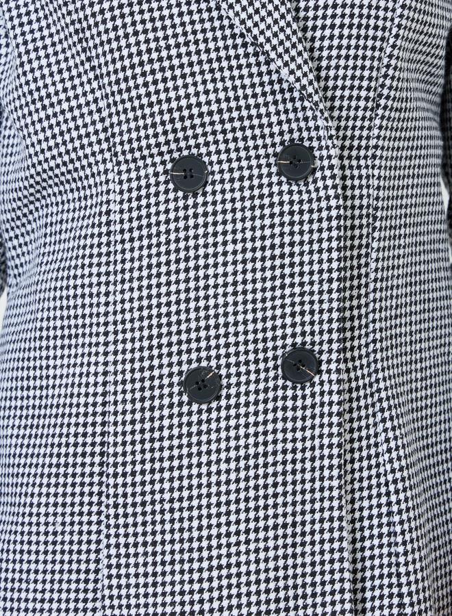 تايك تو طقم بليزر كاروهات بياقة مطوية وبنطال بأرجل واسعة - Image 4