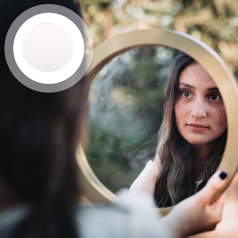 💄 مرآة دائرية صغيرة بتصميم أنيق للماكياج والديكور من مادة متينة - Image 5