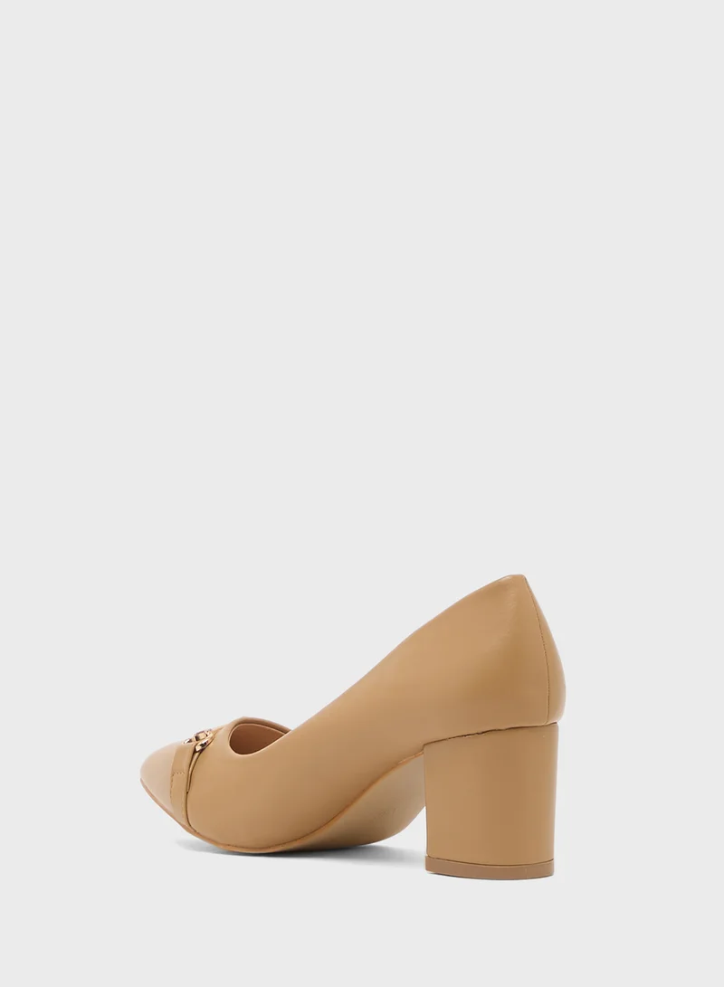 بي ار Block Heeled Pointed Pump