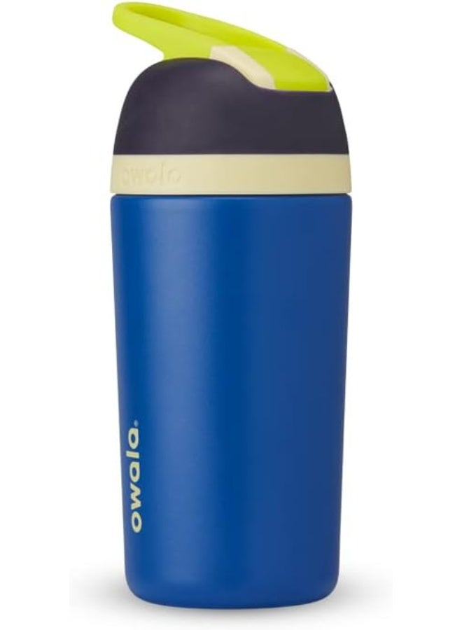 زجاجة مياه Owala معزولة من الفولاذ المقاوم للصدأ للأطفال مزودة بقشة وغطاء قفل سعة 14 أونصة باللونين الأزرق/navy نمط الكرة السماوية - Image 1