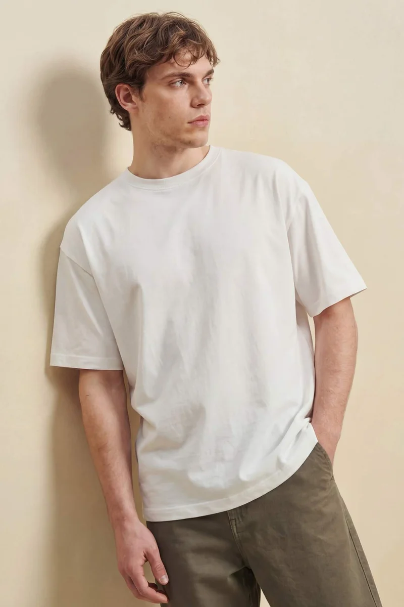 ديفاكتو Oversize Crew Neck Short Sleeve T-Shirt