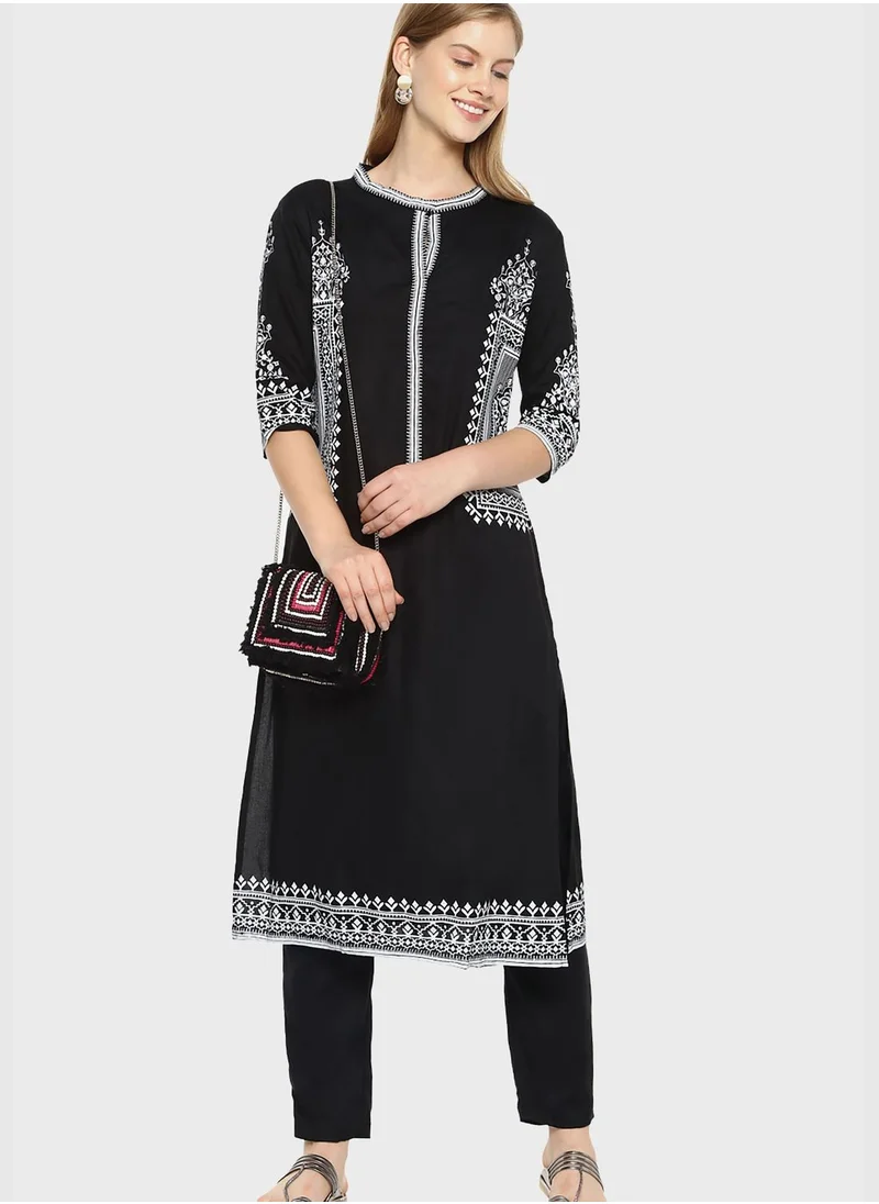 Instafab Printed Kurti and Pant Set