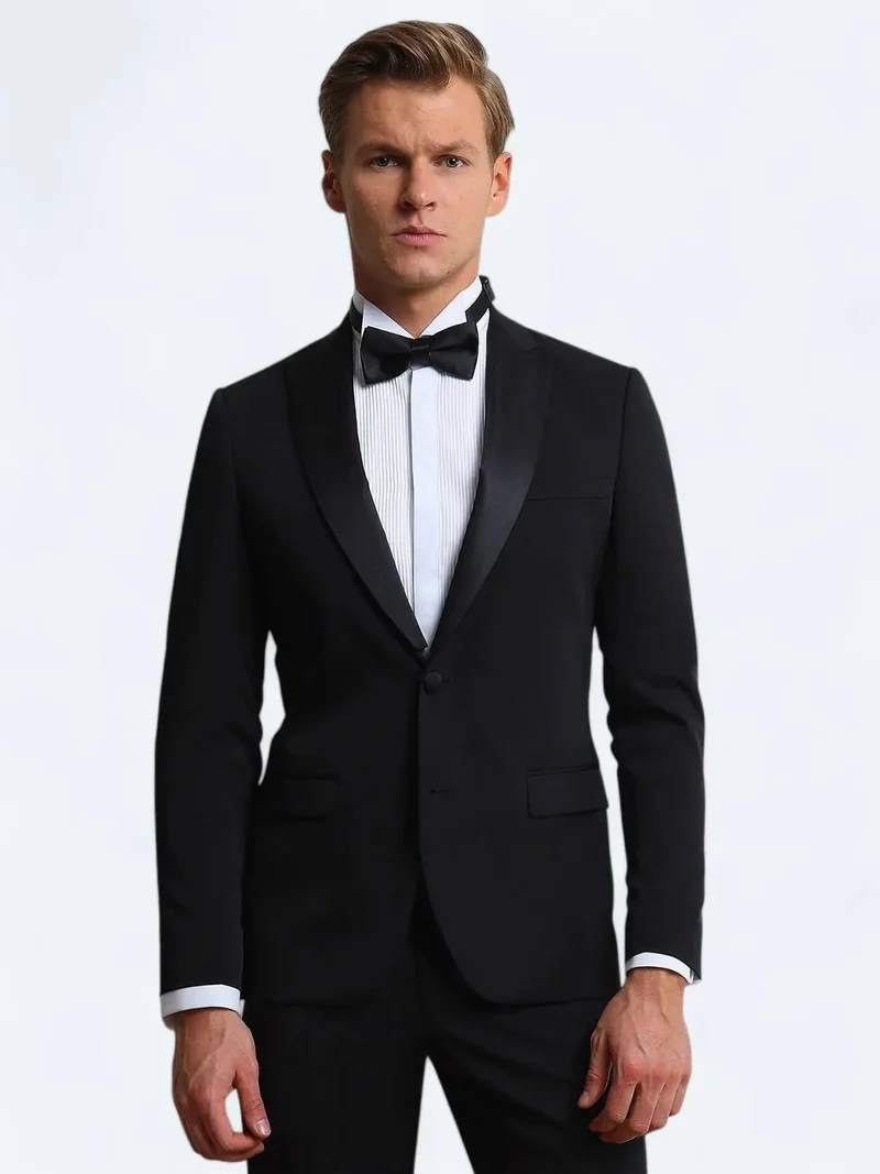 كيب بدلة توكسيدو سوداء سادة بقصة ضيقة قابلة للإزالة ذات صفين من الأزرار