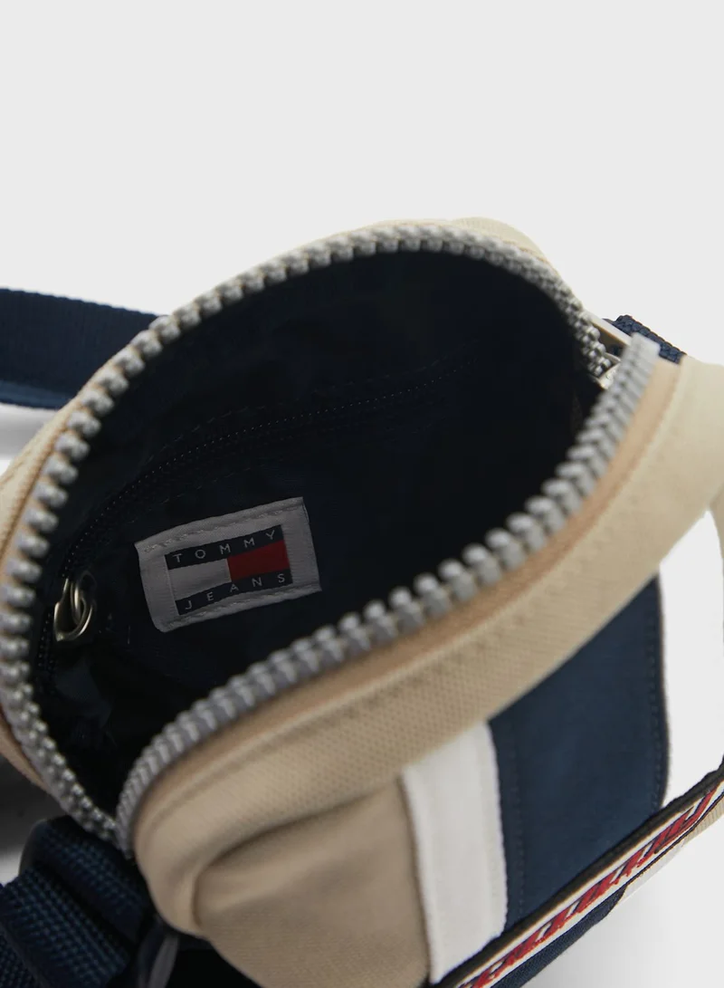 TOMMY JEANS Heritage Reporter Bag