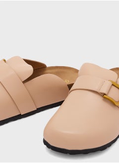 Oversized Buckle Detail Clog Sandal - pzsku/ZA497BDBB438800131E57Z/45/_/1728372015/b1f6251f-0d8c-4426-be1c-ab19063cd98c