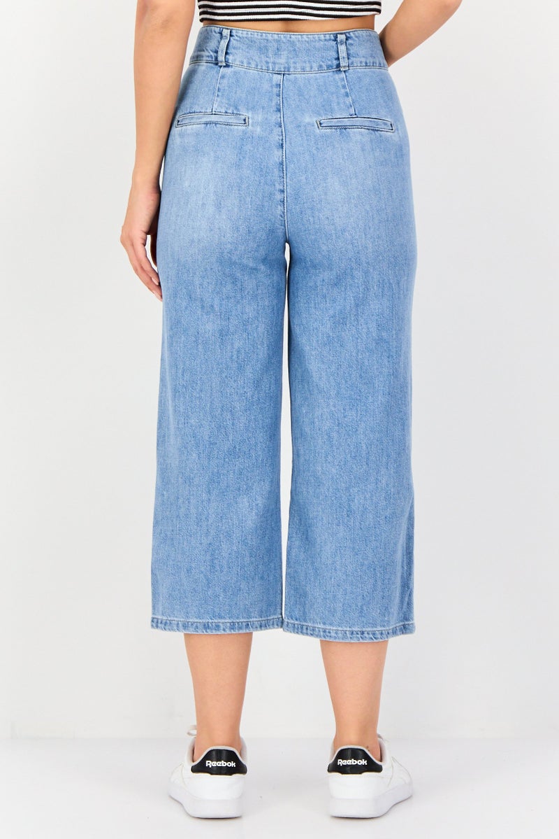 VERO MODA Women Regular Fit Washed Capri Denim Jeans, Blue - Image 2