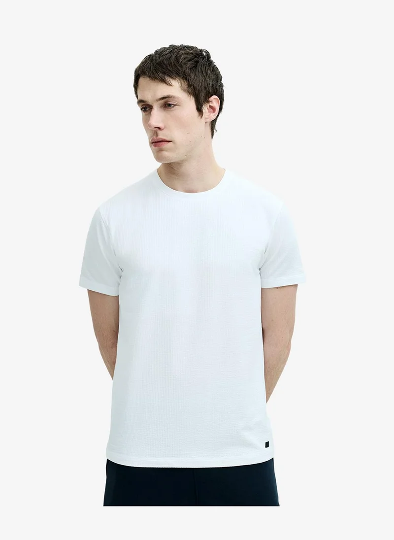 Men's Shortst Sleeve Micro Seersucker White Stripe T-Shirt