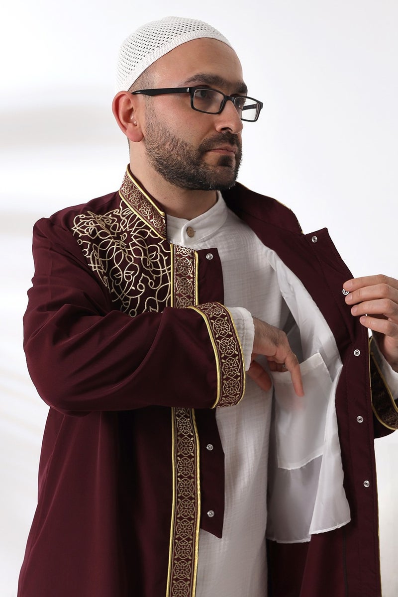 İhvan Online Ihvan Online Burgundy Judge Collar Men's Prayer Dress Stripe Embroidery Imam Robe  - Image 3