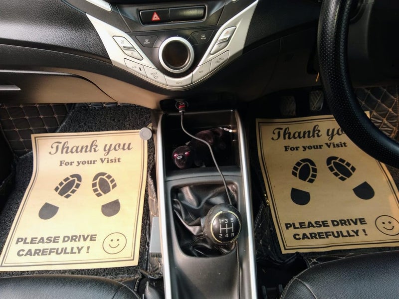 PACKSHARK Car Disposable Paper Foot Mat for Passenger Car,Bus,Van,Truck,SUV, Printing Papers Sheets, Interior Automotive Mats (Pack of 300) - Image 4