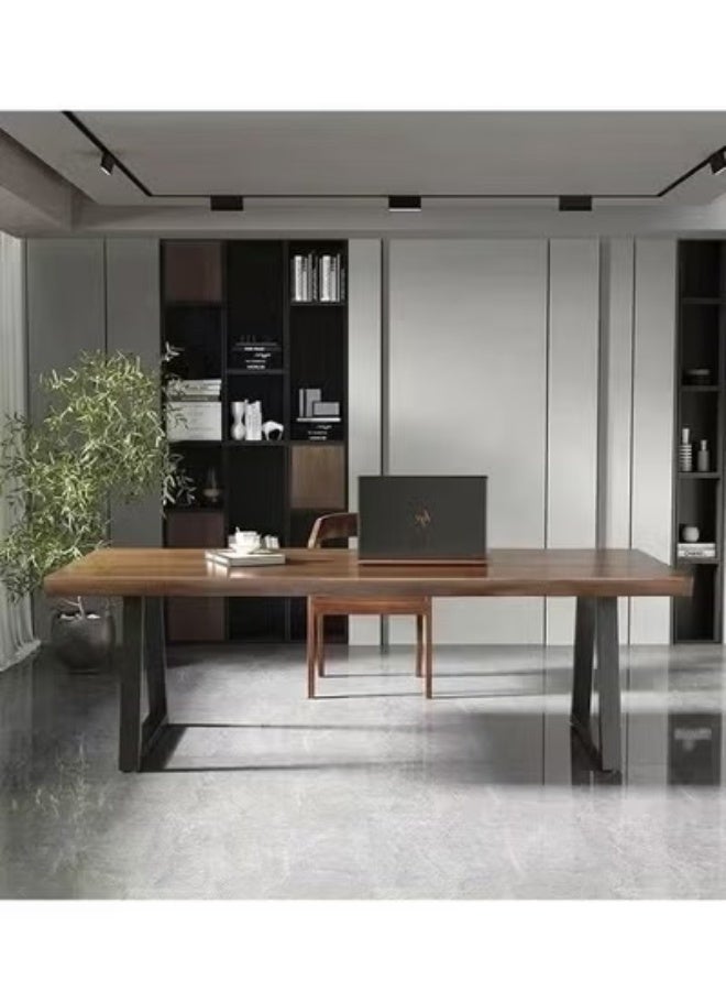 سي آند سي هوم طاولة مكتب تنفيذية حديثة للمنزل ومساحة العمل | سطح من الخشب الصلب مع لمسة نهائية من الحبوب الطبيعية وأرجل معدنية قوية | طاولة دراسة بتصميم صناعي بسيط للاستخدام في المكتب أو المؤتمرات أو المكتب المنزلي 140 × 70 × 75 سم. - Image 5