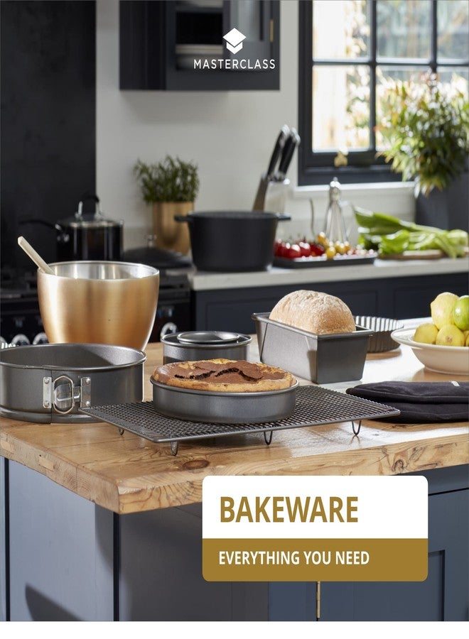 Master Class KitchenCraft MasterClass Non-Stick Fluted Flan Tin/Quiche Pan with Loose Base, 25 cm (10") - Image 5