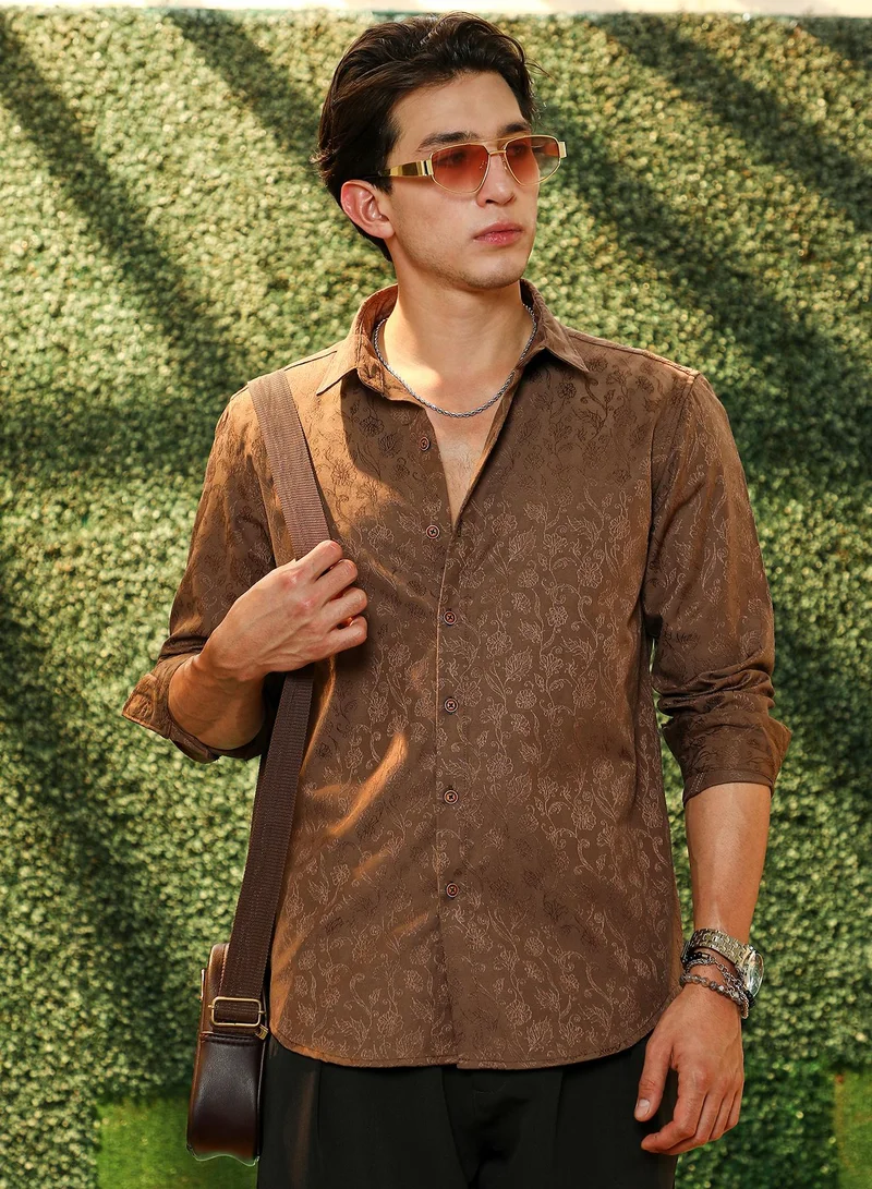 كامبوس سوترا Campus Sutra Men's Mocha Brown Solid Floral-Jacquard Shirt | Tailored Fit Full Sleeve Spread Collar Jacquard Pattern | Premium Cotton Blend & Breathable Fabric For Versatile Wear