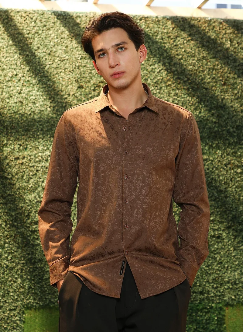كامبوس سوترا Campus Sutra Men's Mocha Brown Solid Floral-Jacquard Shirt | Tailored Fit Full Sleeve Spread Collar Jacquard Pattern | Premium Cotton Blend & Breathable Fabric For Versatile Wear