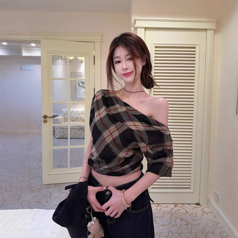 Girl Style Retro Plaid Slant Collar T-Shirt Women'S 2025 Summer Chic Niche Slimming Look Asymmetrical Top - Image 1